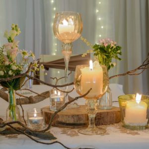 Wedding,Table,Decoration,,Forest,Theme,,Branches,,Flowers,And,Candle
