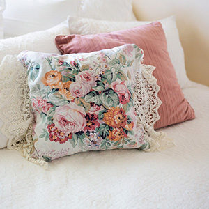 DIY shabby chic pillow finished