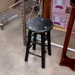 Picking out Stool for DIY Plant Stand Image