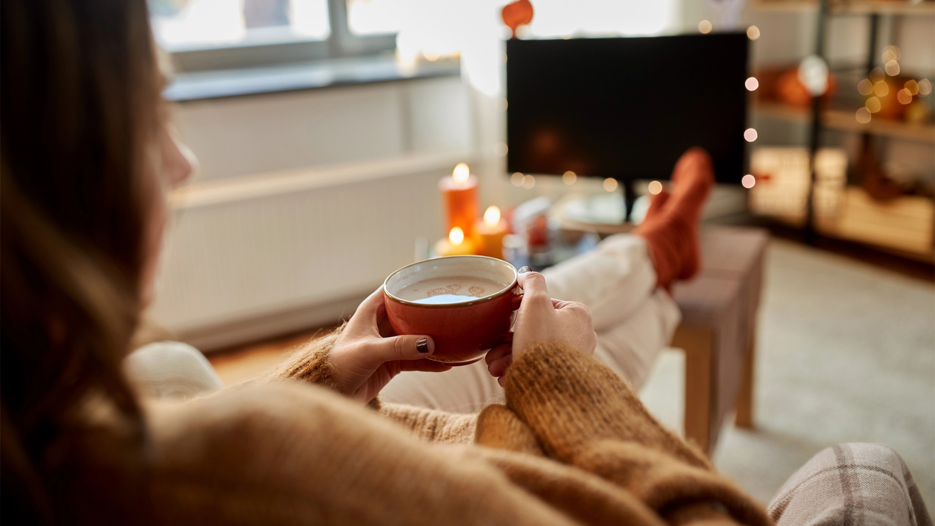 5 Ways to Engage Your Senses for a Cozy Fall Header Image